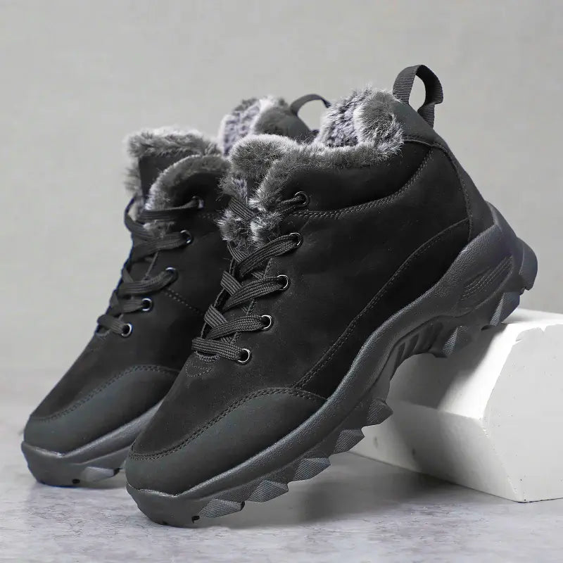 Sneakers uomo per neve, stivali con suola spessa, ideali per l'inverno all'aperto.