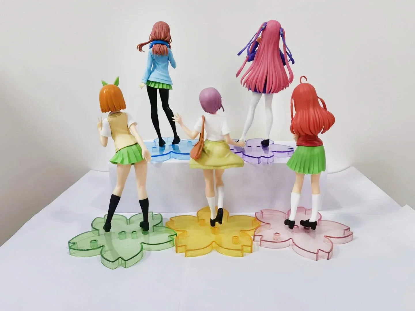 The Quintessential Quintuplets 18cm anime figures, Nakano Ichika, Nino, Itsuki in school outfits | Vilemo